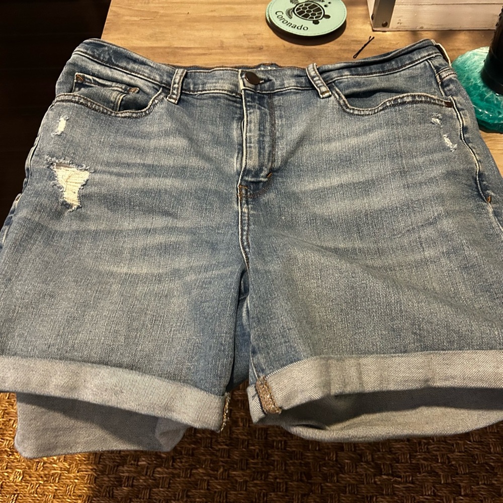 Ana high rise midi shorts